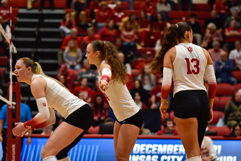 Indiana volleyball’s experience gap leads to regional semifinals loss to Texas
