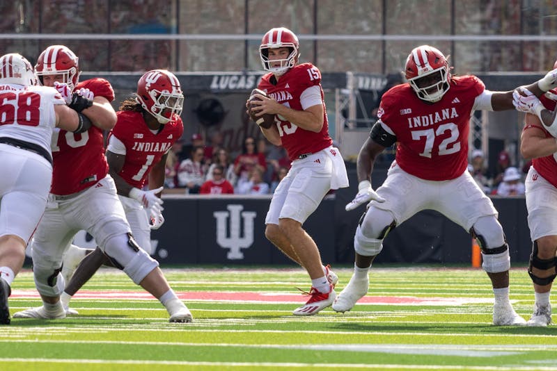 Indiana football moves to 11-0 for 1st time in program history with win vs. Wisconsin