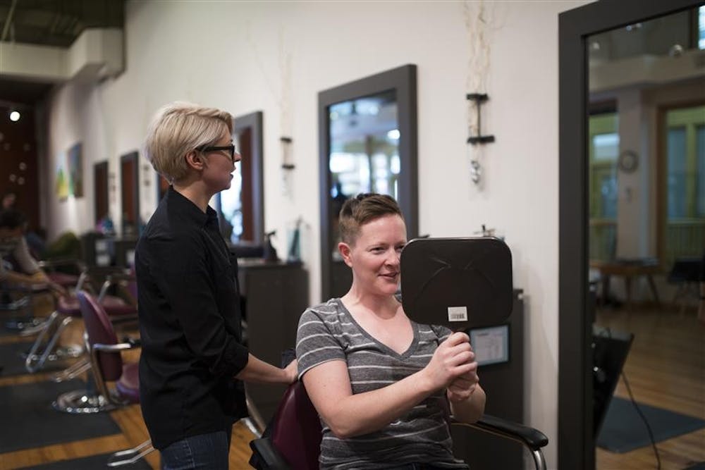 CAROUSELciHairCut