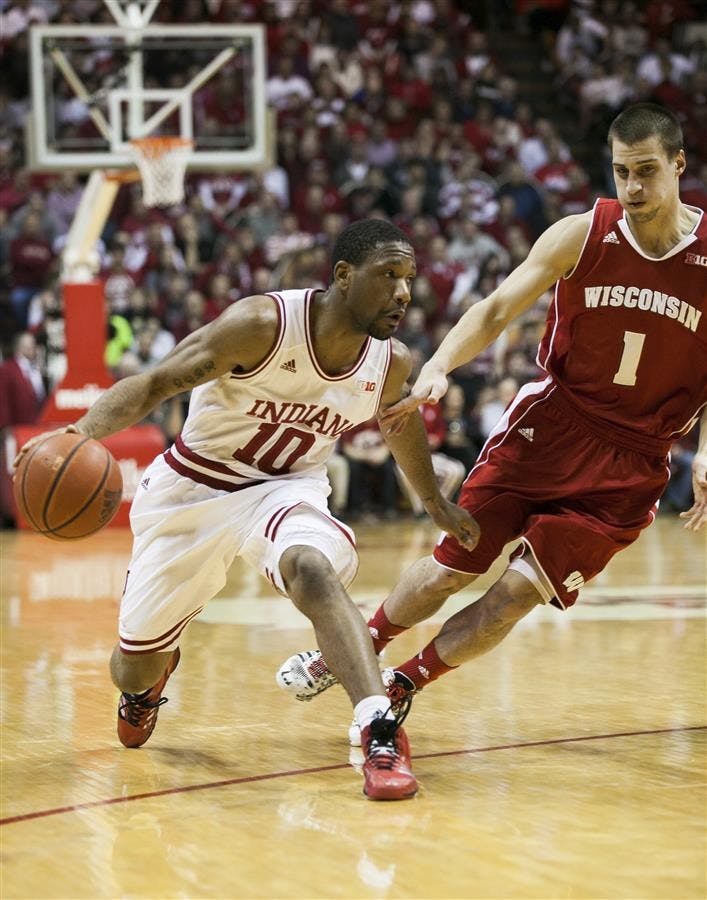 CAROUSELspIUBBvWIS_HALFTIME