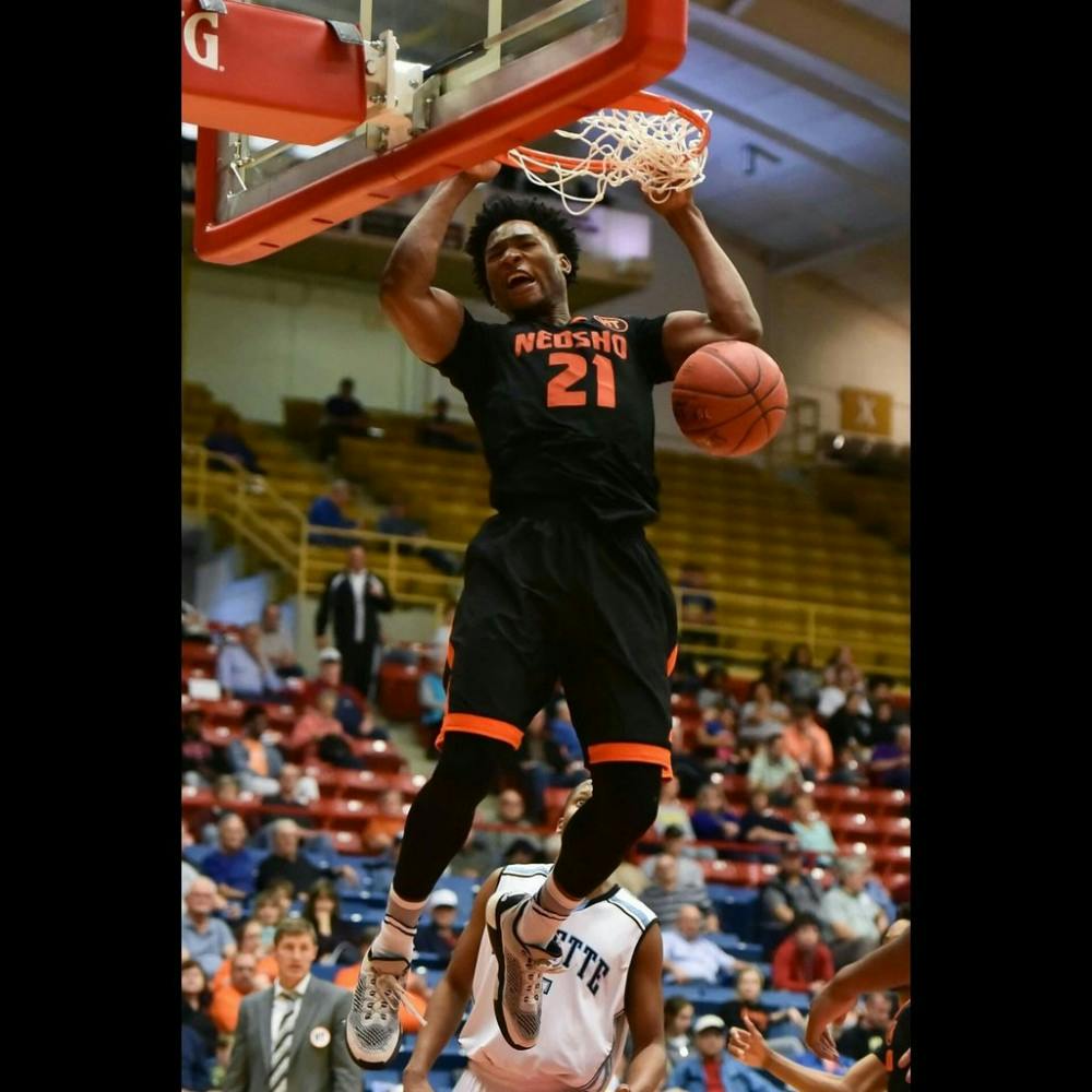 Freddie McSwain dunks during a game at Neosho County Community College. Sunday, McSwain committed to play his next two years of basketball at IU.