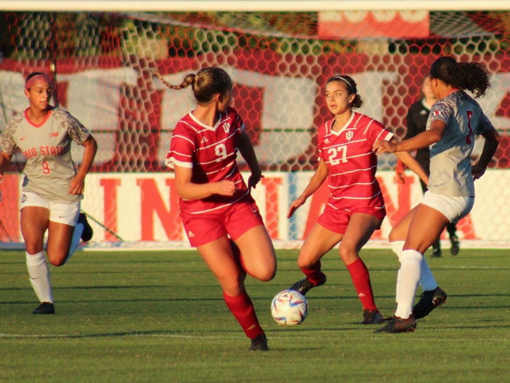Redshirt freshman midfielder Ava Akeel prepares to pass the ball to sophomore forward Jordyn Levy on Sept. 29, 2022, at Bill Armstrong Stadium. Indiana lost to Ohio State 4-0 on Thursday. 