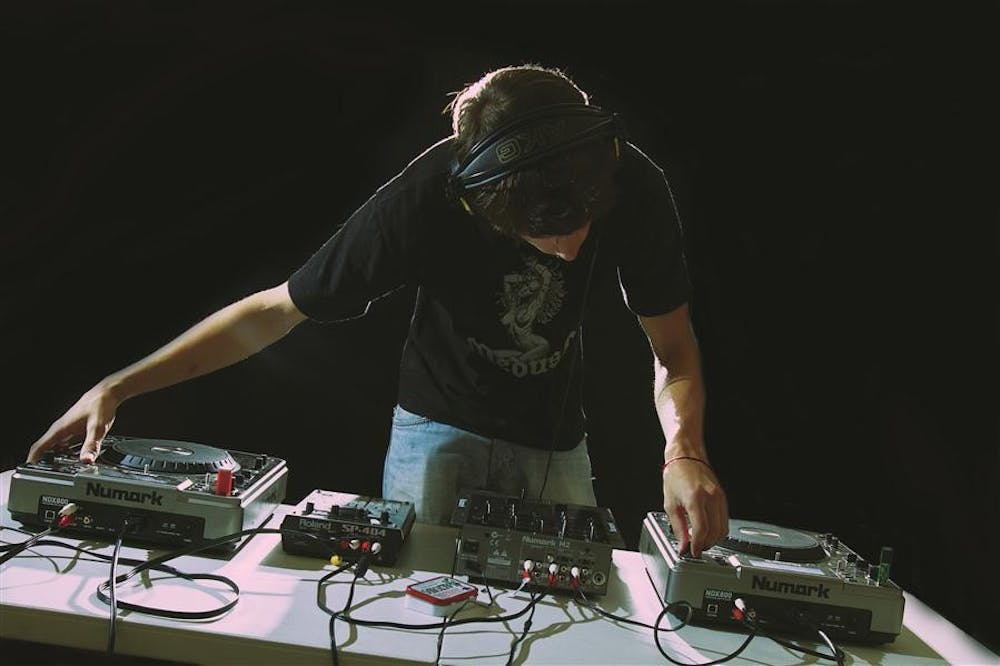 dj