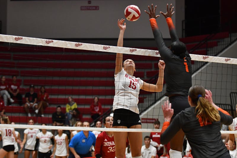 Indiana volleyball beats Illinois in Big Ten opener Indiana Daily Student