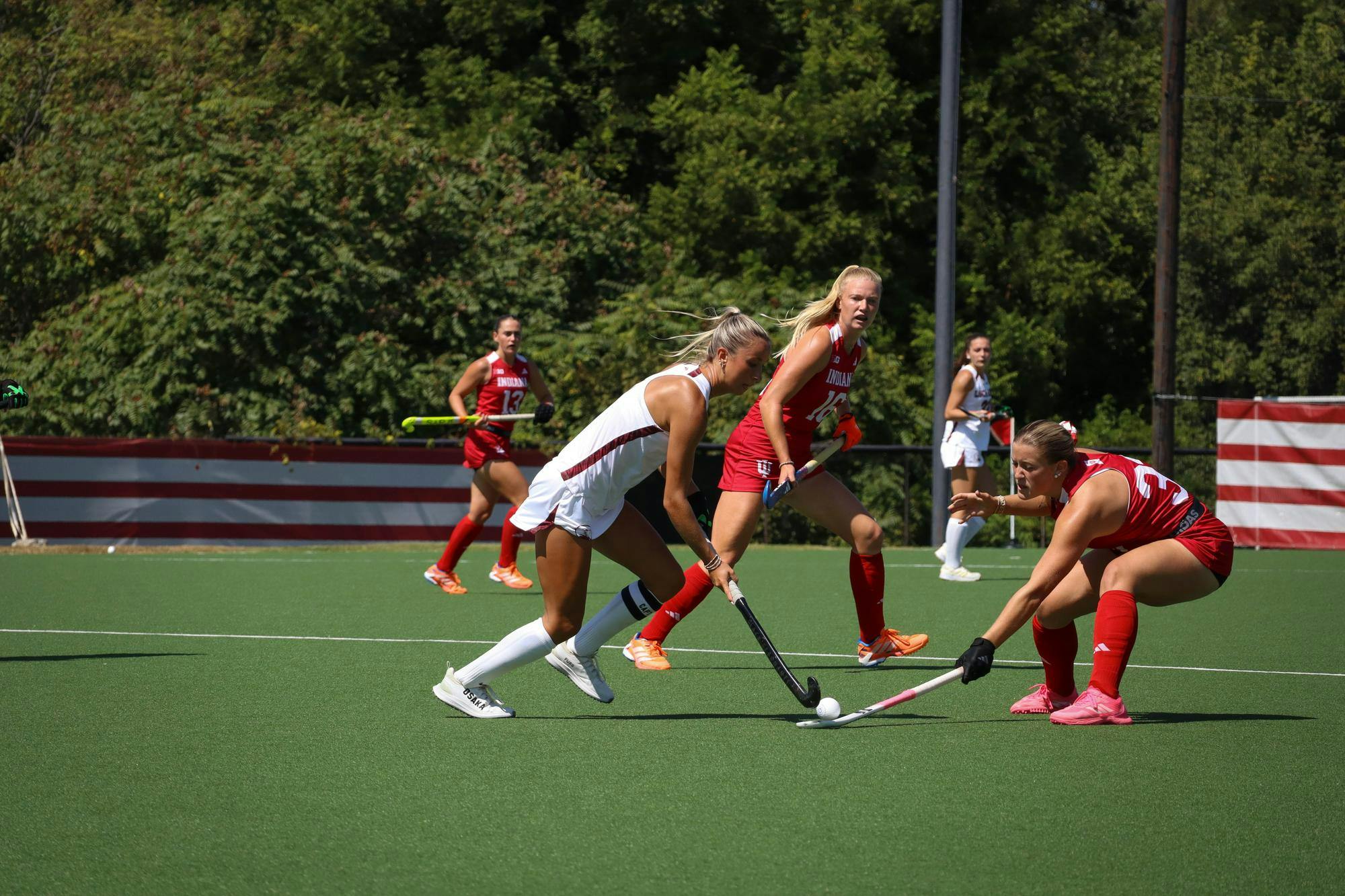 vifieldhockey091325-3.jpg