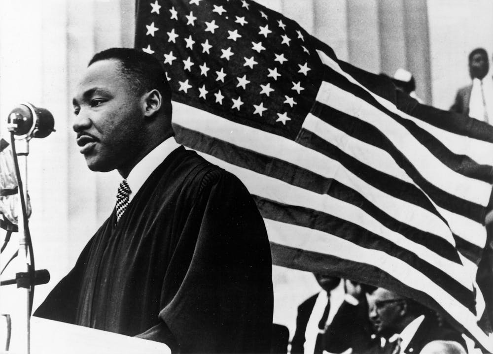 1960年1月1日，小马丁·路德·金在华盛顿特区发表演讲。