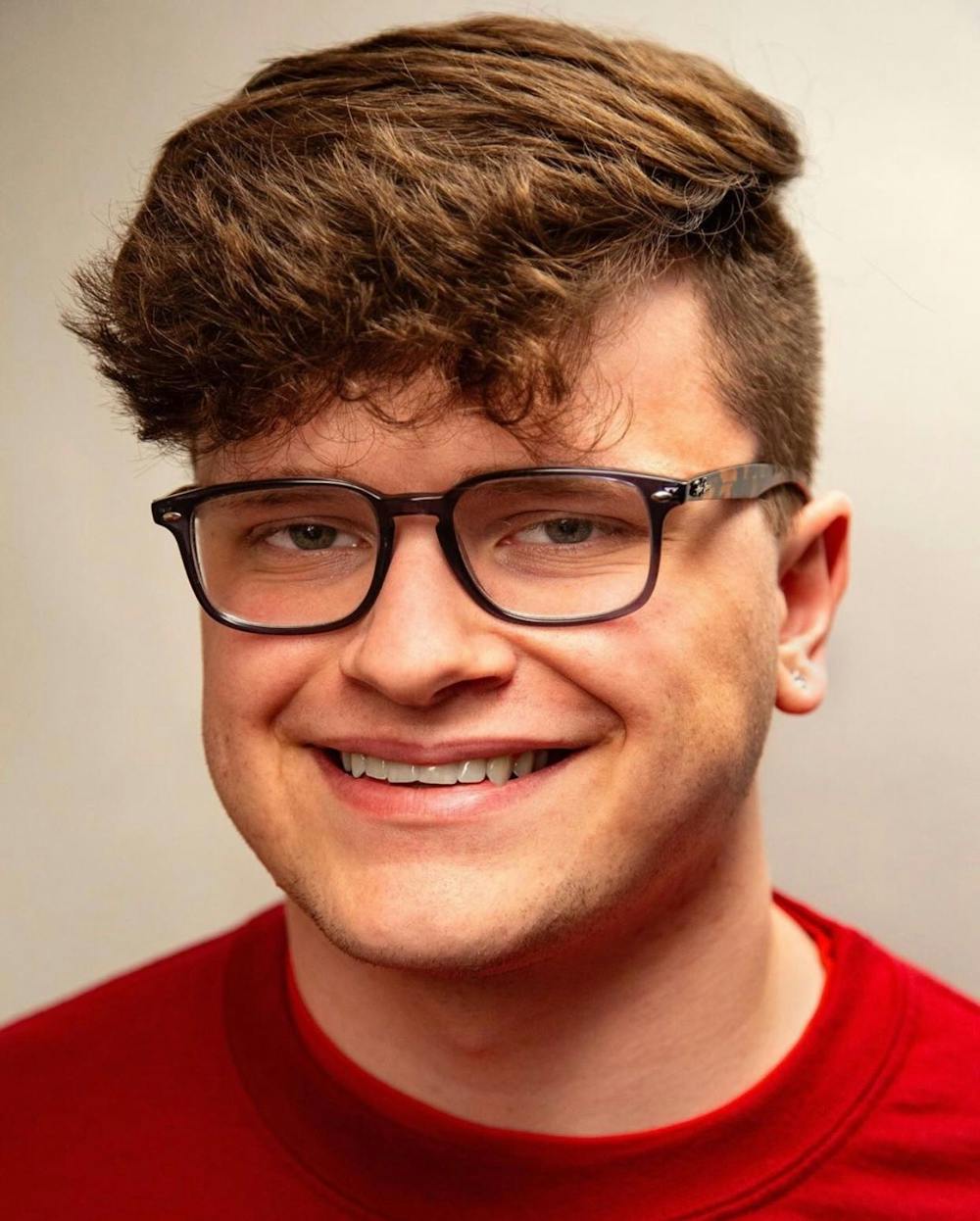 二年级的创意总监特里斯坦·杰克逊(Tristan Jackson)将担任《印第安纳学生日报》(Indiana Daily Student')的夏季主编。