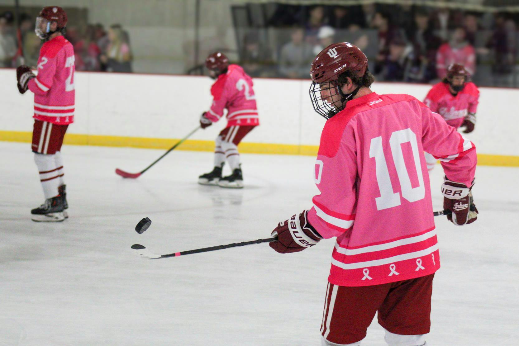 phhockeypinkout020224-01.jpeg