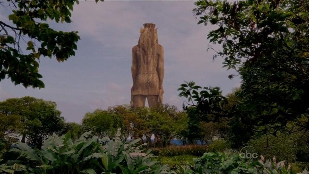 statue