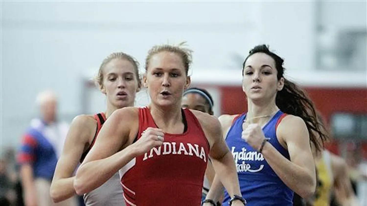 Senior Molly Beckwith leads the pack down the frontstretch during the women's 800-meter run Jan. 31 at Gladstein Fieldhouse. Beckwith finished second in the event improving her season's best time to 2:07:33.