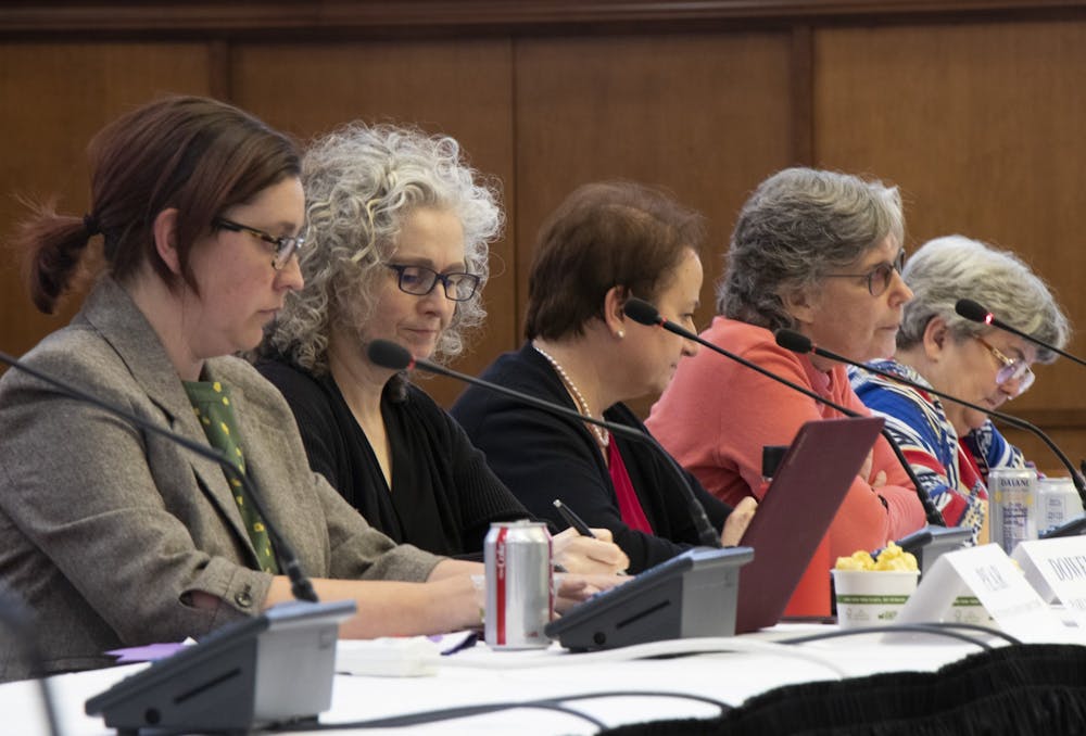 <p>IU Bloomington Faculty Council members meet Oct. 15 in Presidents Hall. The council met Tuesday and discussed items from a policy revision for promotion and tenure to the MacDonald Scholarship.</p>