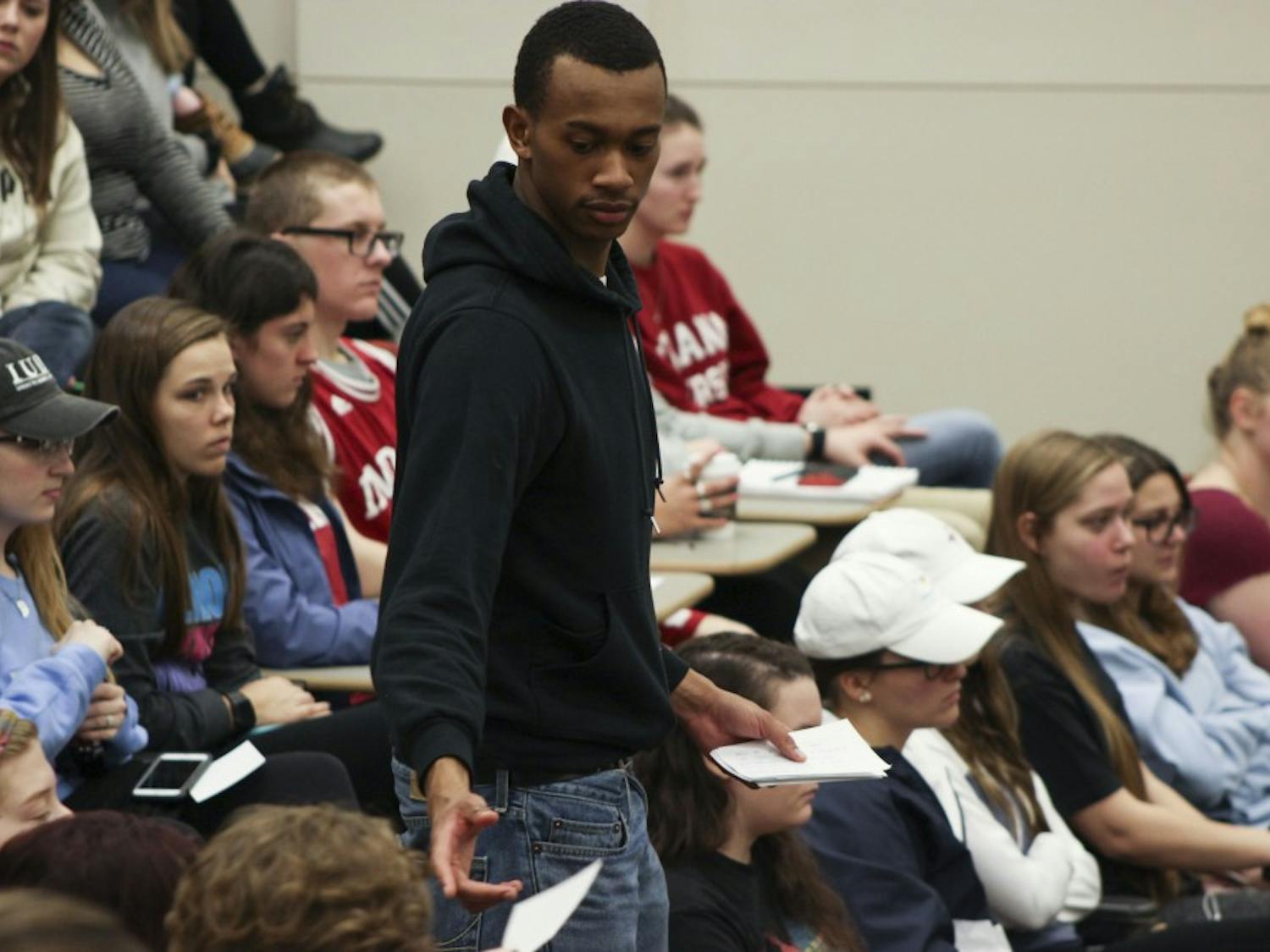 GALLERY: School of Education students engage in discussion with Parkland teacher