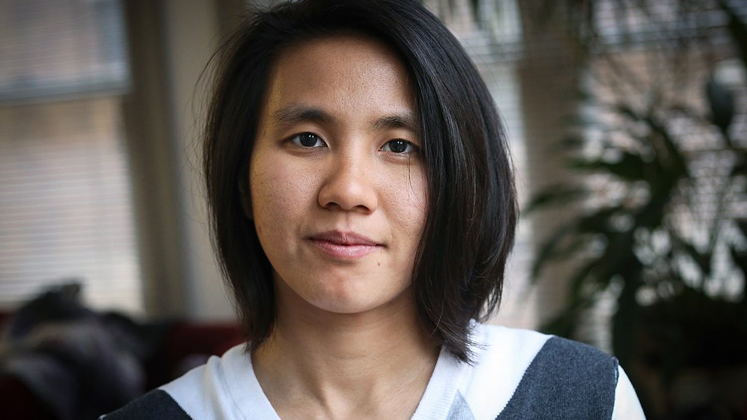 Jessie Wang, originalmente de Taiwan, comenzó su primer año en IU a los 28 años estudiando leyes y política pública. Ella espera trabajar como abogada con casos de inmigración o casos relacionados con LGBTQ. “Me siento como si mi futuro se ha desaparecido,” Jessie dijo. “Ha sido uno de los momentos más sombríos de mi vida.” &nbsp;