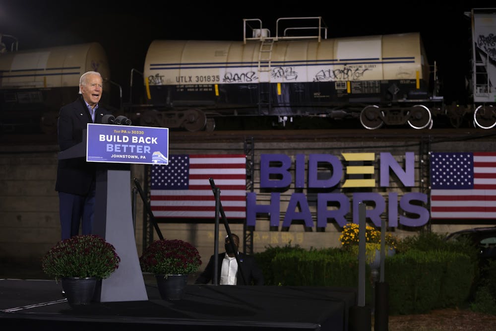 2020年9月30日，美国民主党总统候选人乔·拜登（Joe Biden）在宾夕法尼亚州约翰斯顿火车站外的一次竞选活动中发表讲话。
