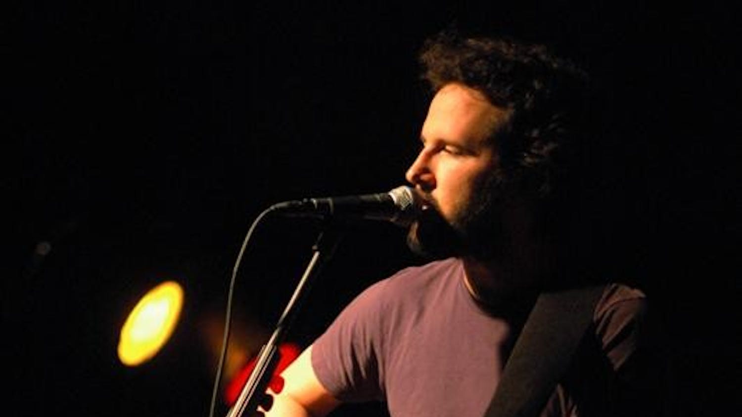 Mason Jennings, a folk singer and songwriter from Minnesota, performs Tuesday at the Bluebird.