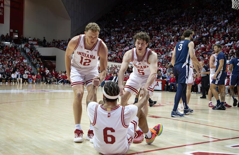 COLUMN: Indiana men’s basketball suffers fourth straight loss, bulk of season remains
