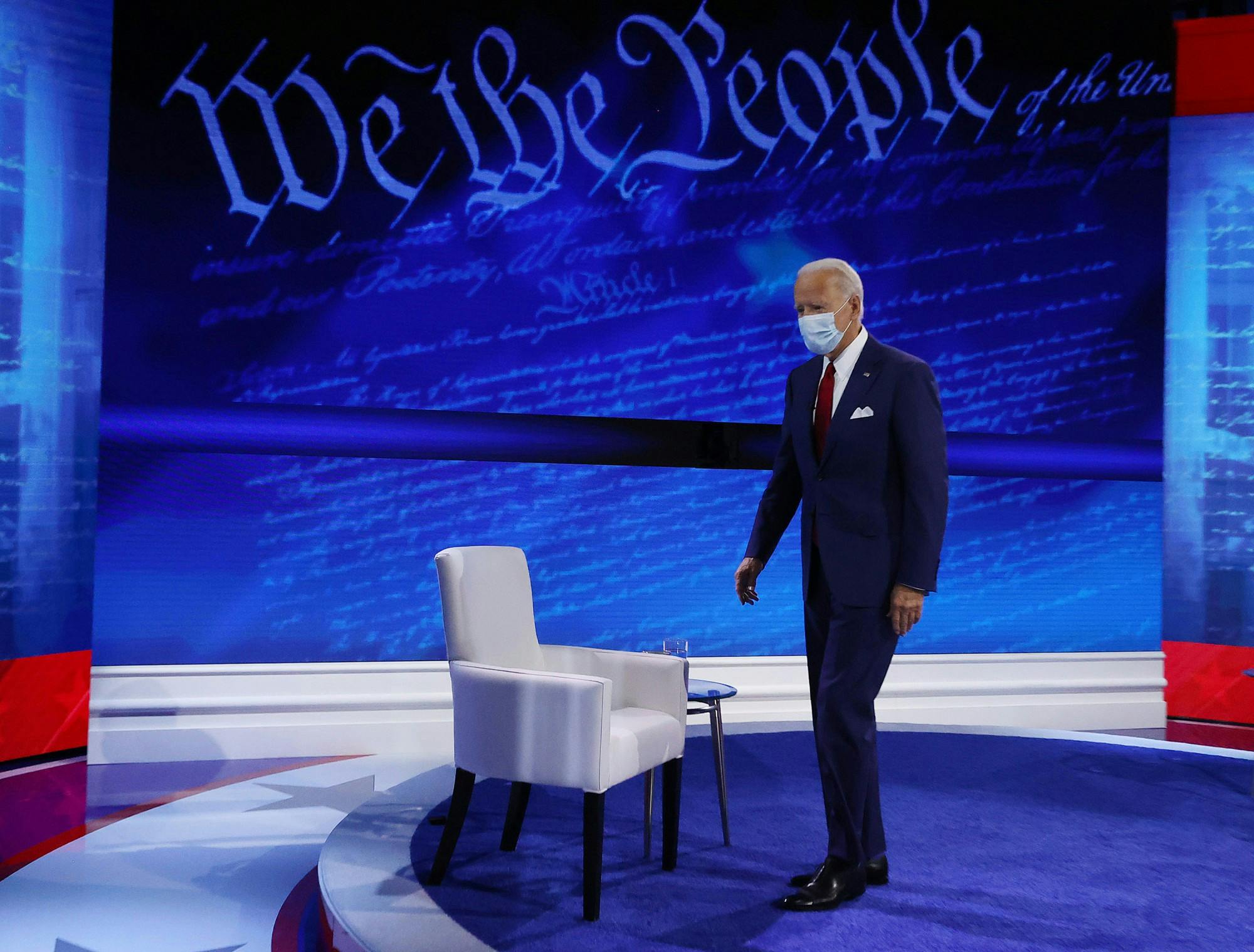 US-NEWS-CAMPAIGN-TOWNHALLS-2-GET