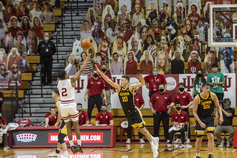 IU men’s basketball sweeps No. 8 Iowa in 6765 win off lastsecond shot