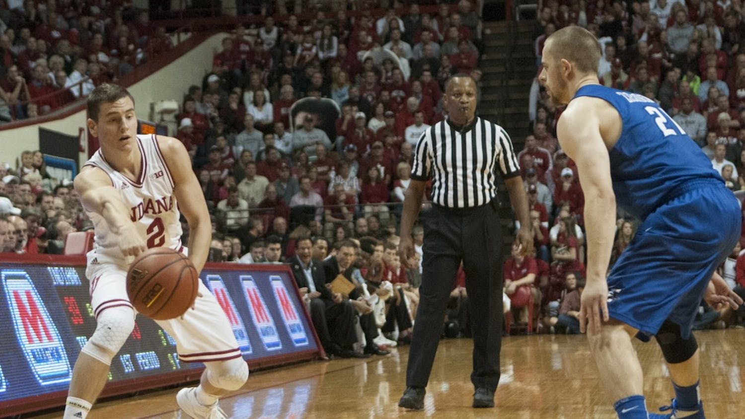 Redshirt senior Nick Zeisloft passes the ball during the game against Creighton on Thursday at Assembly Hall.