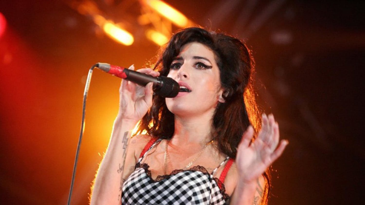 ENTER AMY-MOVIE-REVIEW FT