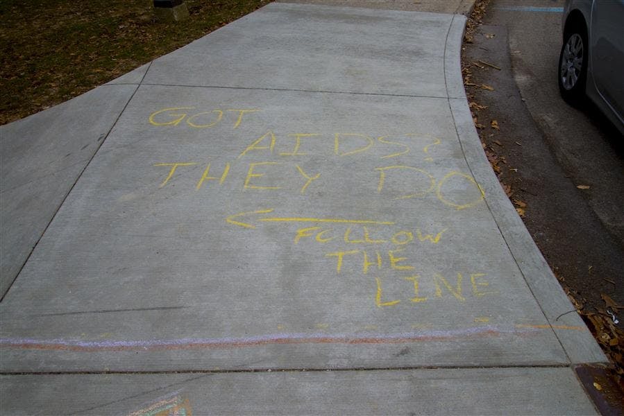 caAIDSGraffiti Carousel