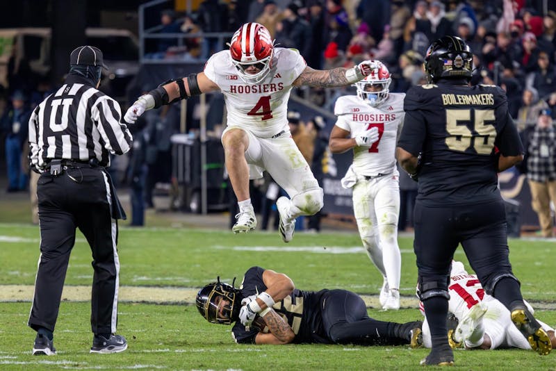 Indiana football HC Cignetti, QB Mendoza, bevy of Hoosiers earn Big Ten recognition