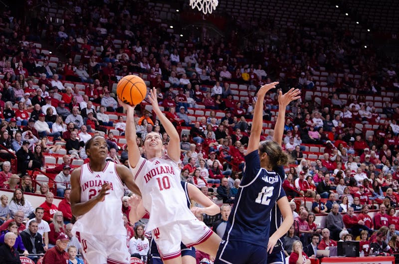 Indiana women’s basketball fights back against Florida Gulf Coast after slow start