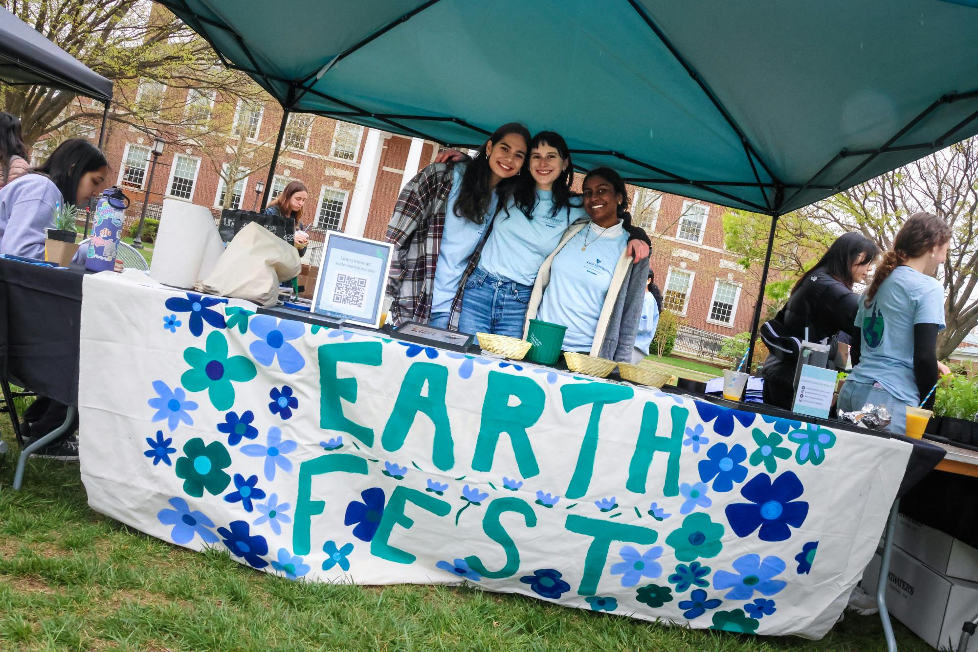 Students celebrated Earth Day by attending the Office of Sustainability’s Earth Fest, events hosted by the Sustainable Energy Institute and the Picnic for the Planet.&nbsp;