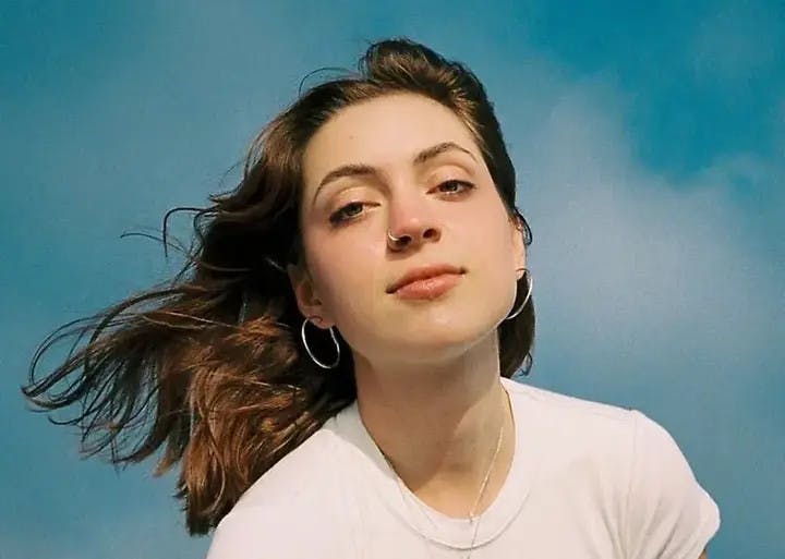 PRINTERVAL / CC BY-NC 4.0
Lizzy McAlpine’s most recent release, Older (and Wiser) contains several emotional deluxe tracks that complement the original release.&nbsp;