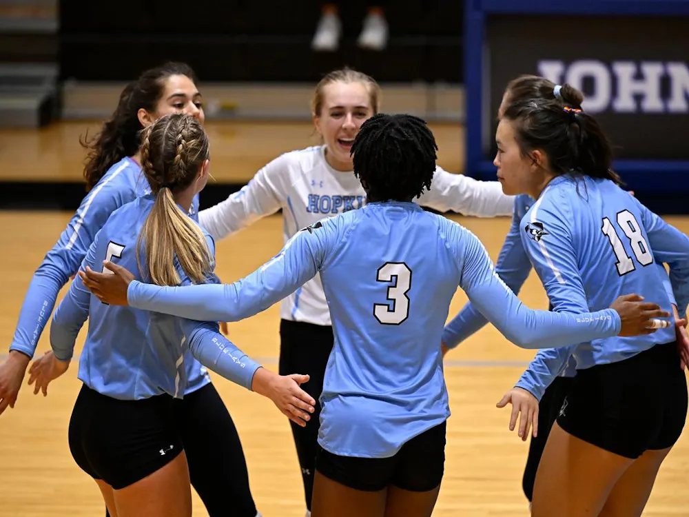 COURTESY OF HOPKINSSPORTS.COM
Women’s volleyball closed out Family Weekend with exciting finishes against Stevenson and Muhlenberg.