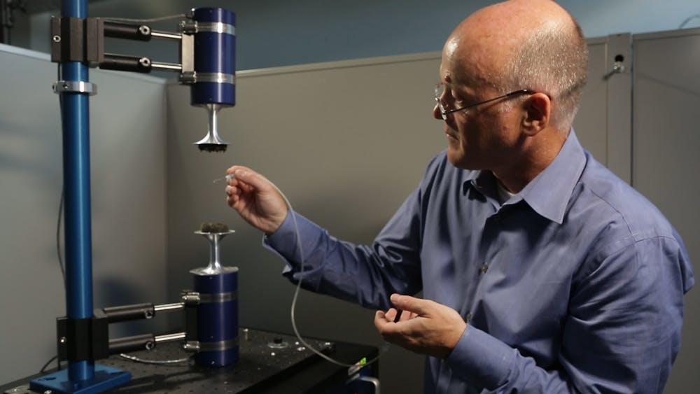 ARGONNE NATIONAL LABORATORY / CC BY-NC-SA 2.0
Scientists at the Max Planck Institute for Medical Research have advanced acoustic levitation technology, devising methods to control microscopic objects in three dimensions.