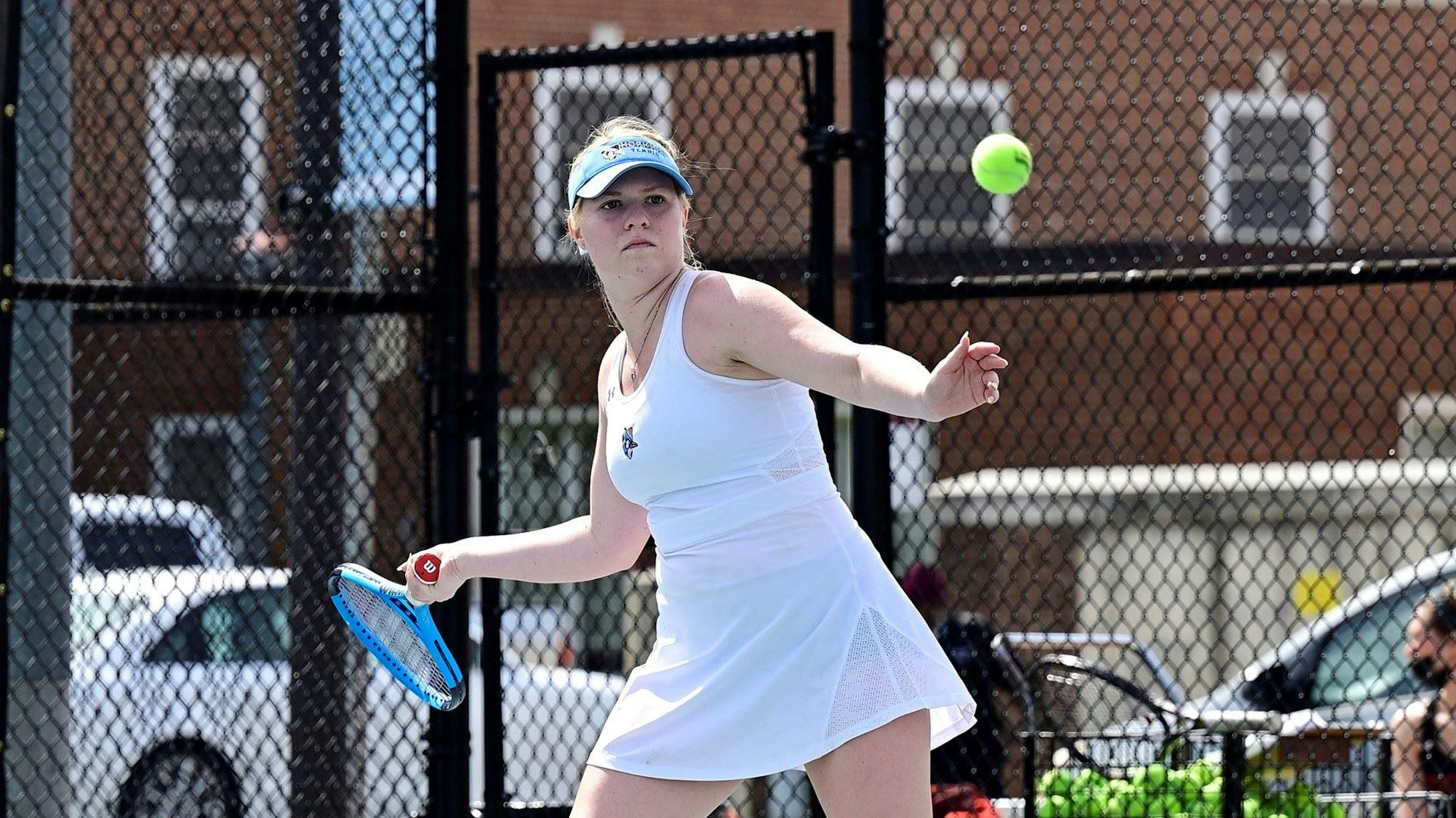 COURTESY OF HOPKINSSPORTS.COM
For the second week in a row, neither the women’s nor men’s team dropped a match.