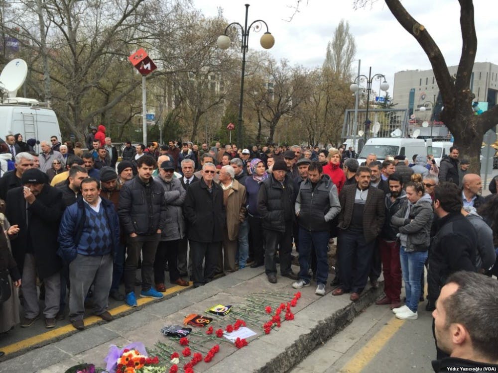 yildiz yazicioglu/CC-By-SA-3.0
Turks mourn the victims of the March 13 Ankara Kızılay bombing.