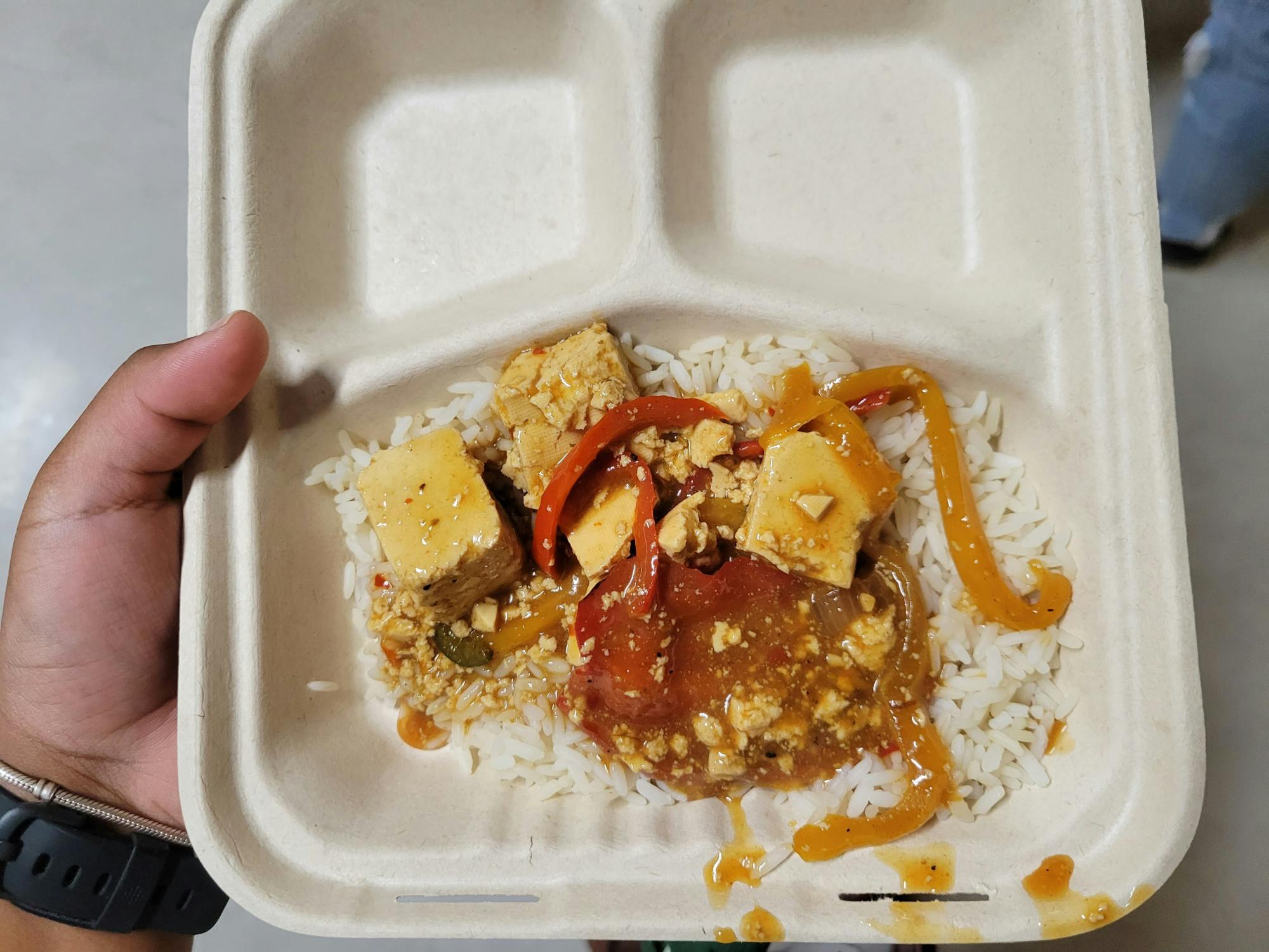 COURTESY OF DIKSHA IYER
Iyer struggles to find food at the Fresh Food Cafe that accommodates her dietary needs.