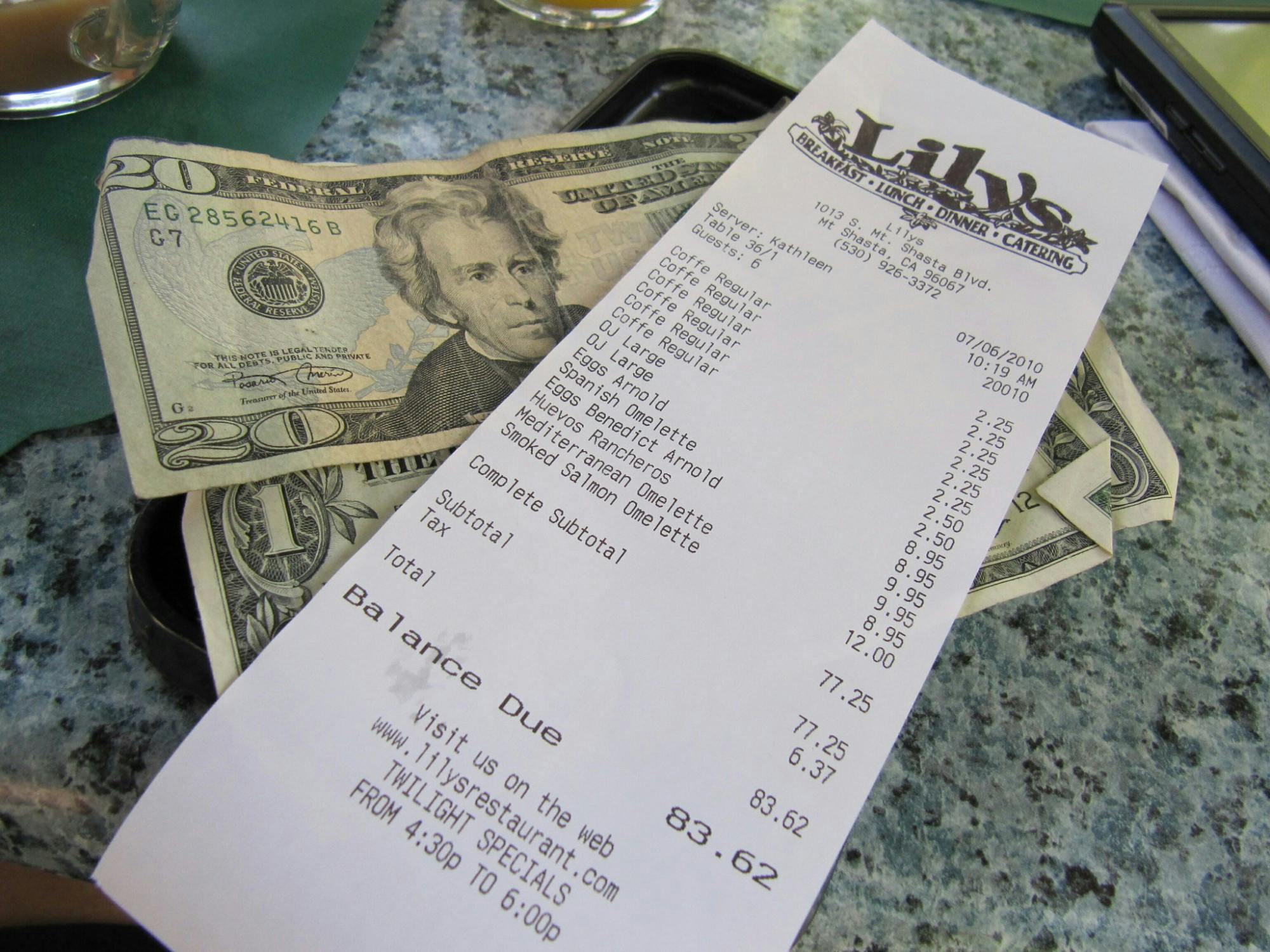 IWONA KELLIE / CC BY 2.0
Jiang argues that the U.S. tipping system exacerbates racial inequality. 
