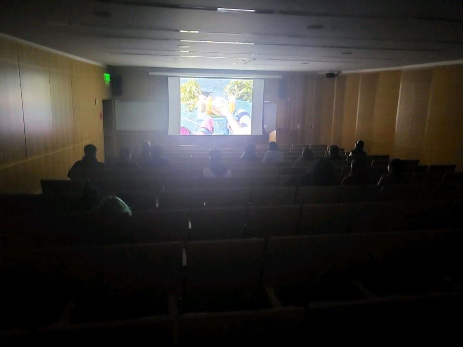 COURTESY OF HELENA GIFFORD
Students watch the short film Jardins Paradise at the Hopkins Film Society’s Whodunnit screening.