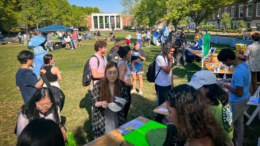 STEVEN SIMPSON / PHOTO EDITOR
Students engage in sustainability-related activities at Earth Fest.