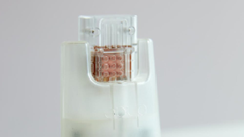 COURTESY OF IMPERIAL COLLEGE LONDON
A newly developed USB stick device only needs one drop of blood to test for HIV.