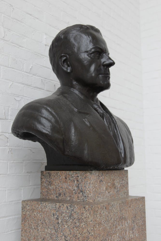 LEON SANTHAKUMAR/PHOTOGRAPHY EDITOR