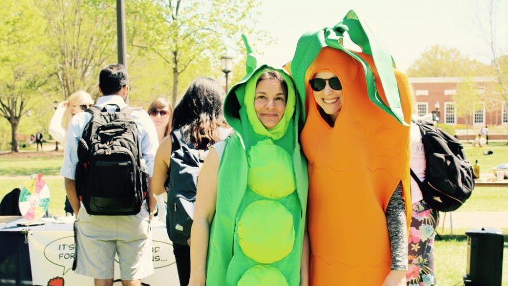 IVANA SU/PHOTOGRAPHY EDITOR
Students and advocacy groups celebrated Earth Week at the fair.