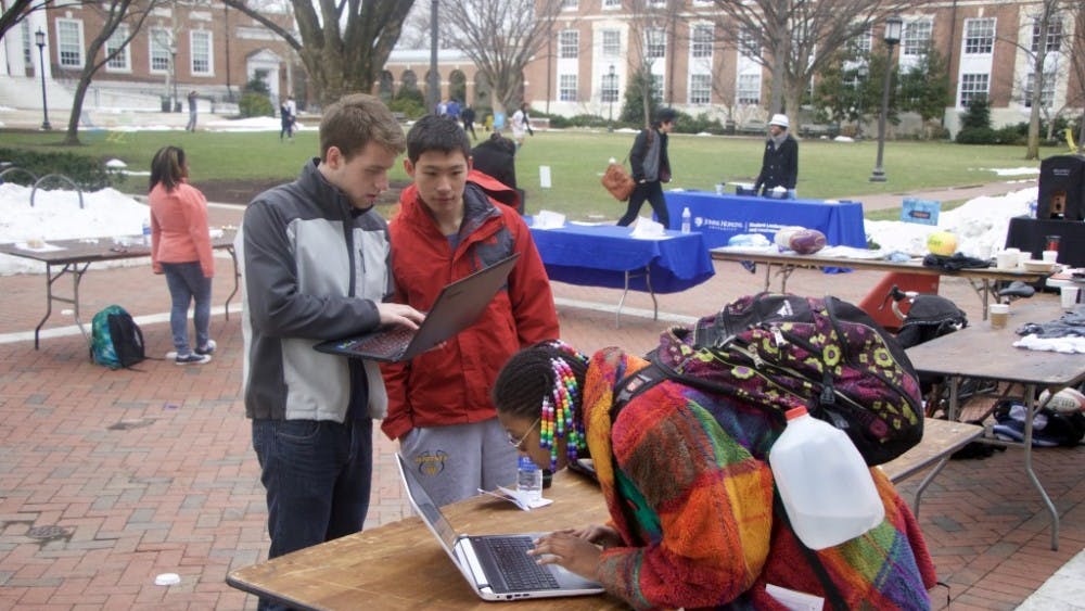 LEON SANTHAKUMAR/PHOTOGRAPHY EDITOR
During the first Student Involvement Week, which replaced the spring activities fair, student groups tabled on the Breezeway over five days.
