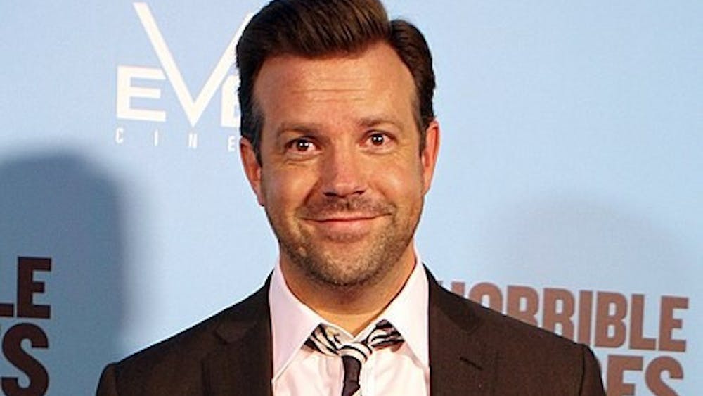 EVA RINALDI/CC BY-SA 2.0
Jason Sudeikis accepted his award for Best Actor in a Musical or Comedy TV Series while wearing a sweatshirt.