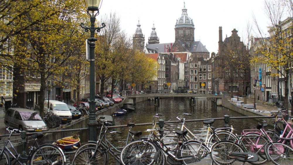 bWlrZQ==/ CC BY 2.0 
Amsterdam has an estimated 881,000 bikes, more than its population.