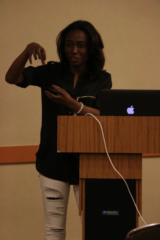 LEON SANTHAKUMAR/PHOTOgraphy EDITOR
Ross spoke to students in Charles Commons Salon C Monday.