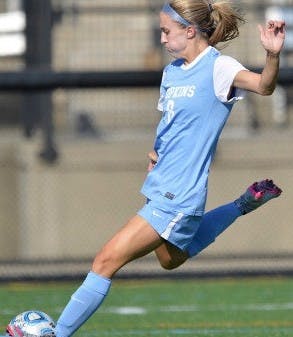 HOPKINSSPORTS.COM
Senior Alaina Arthur’s first-half goal ended the Jays’ shutout streak.