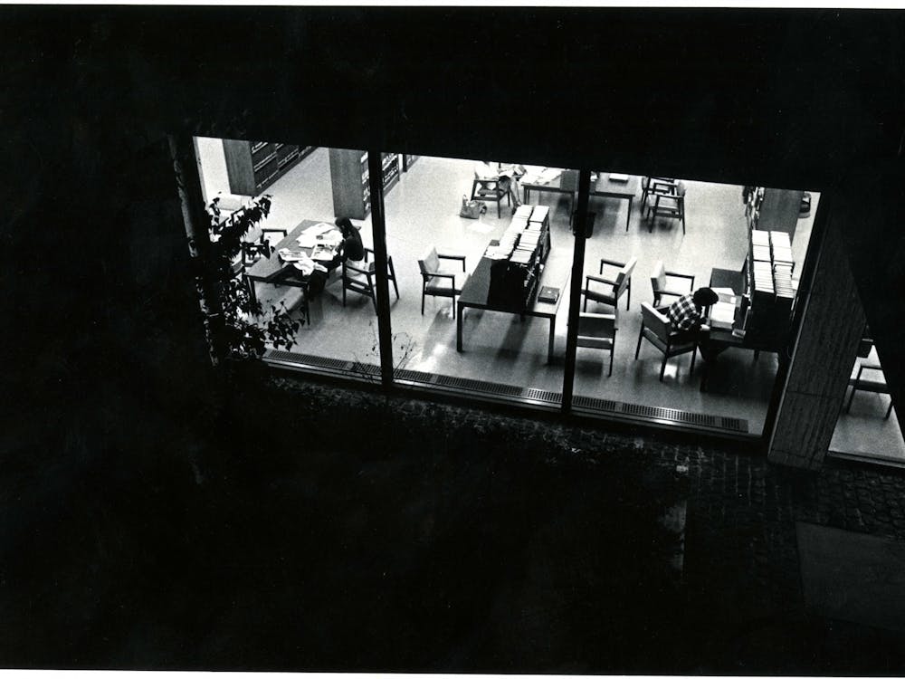 COURTESY OF THE UNIVERSITY ARCHIVES — SHERIDAN LIBRARIES
Students study late into the night at the Library in 1976, overlapping with Garland’s tenure as editor-in-chief.