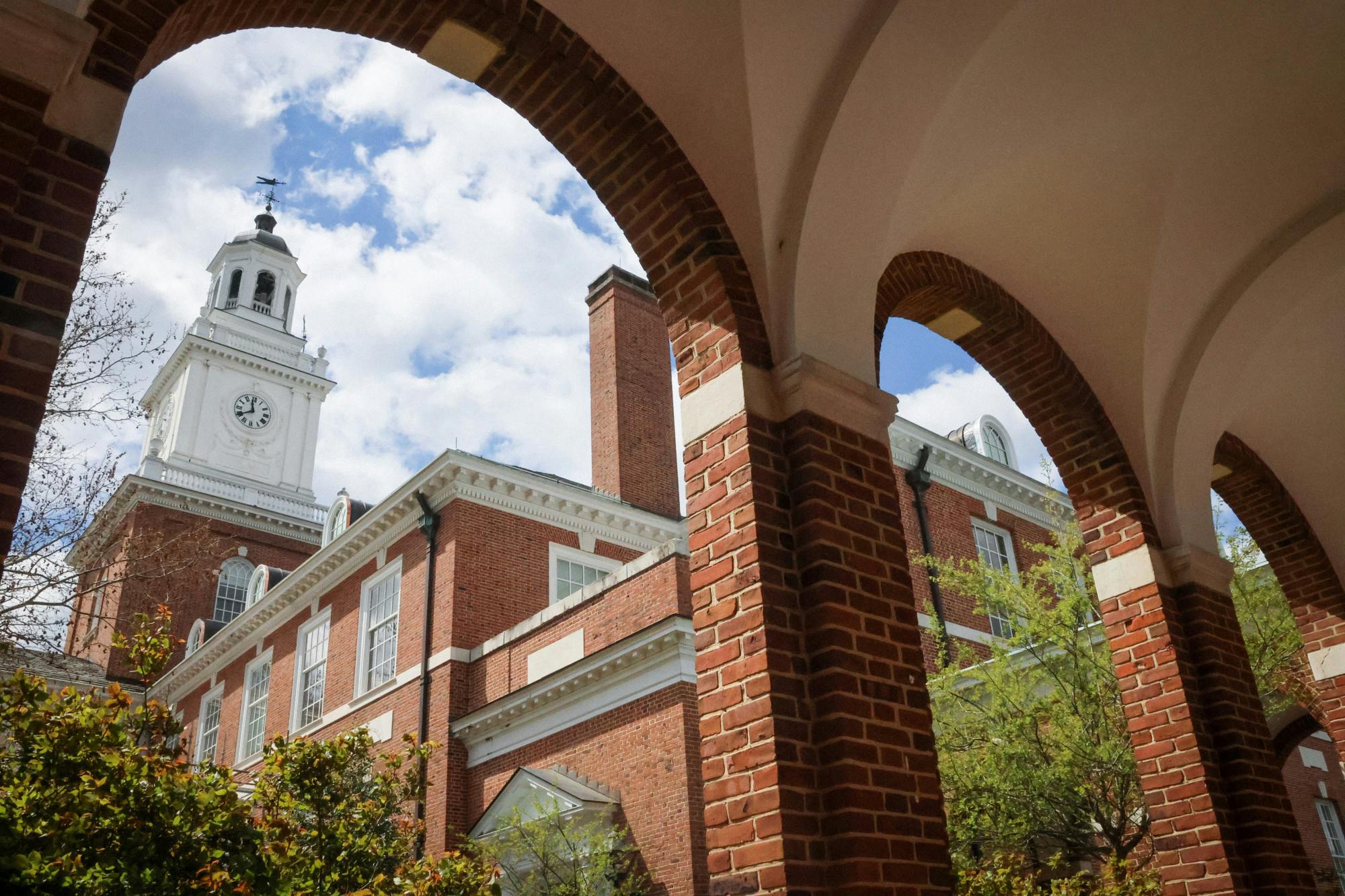 STEVEN SIMPSON / PHOTO EDITOR
SGA discussed reducing the number of senator positions and keeping executive board meetings open to public.