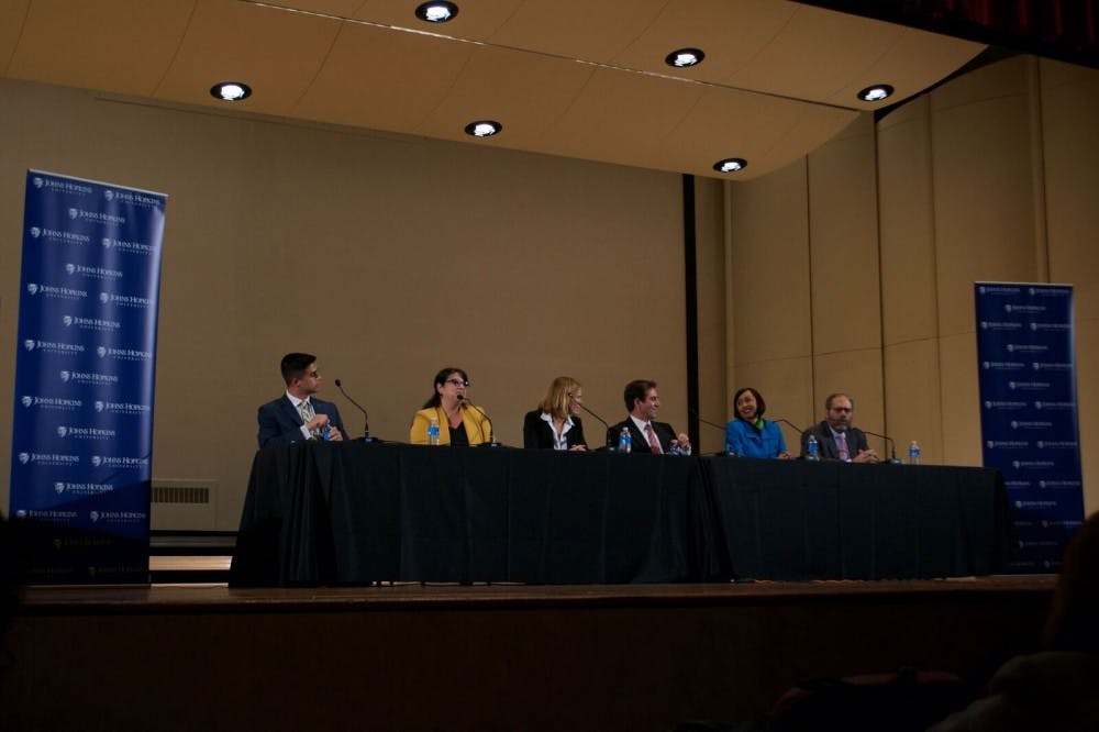 CINDY JIANG/PHOTOGRAPHY EDITOR
Panelists discuss the election’s impact on Hispanic communities. 