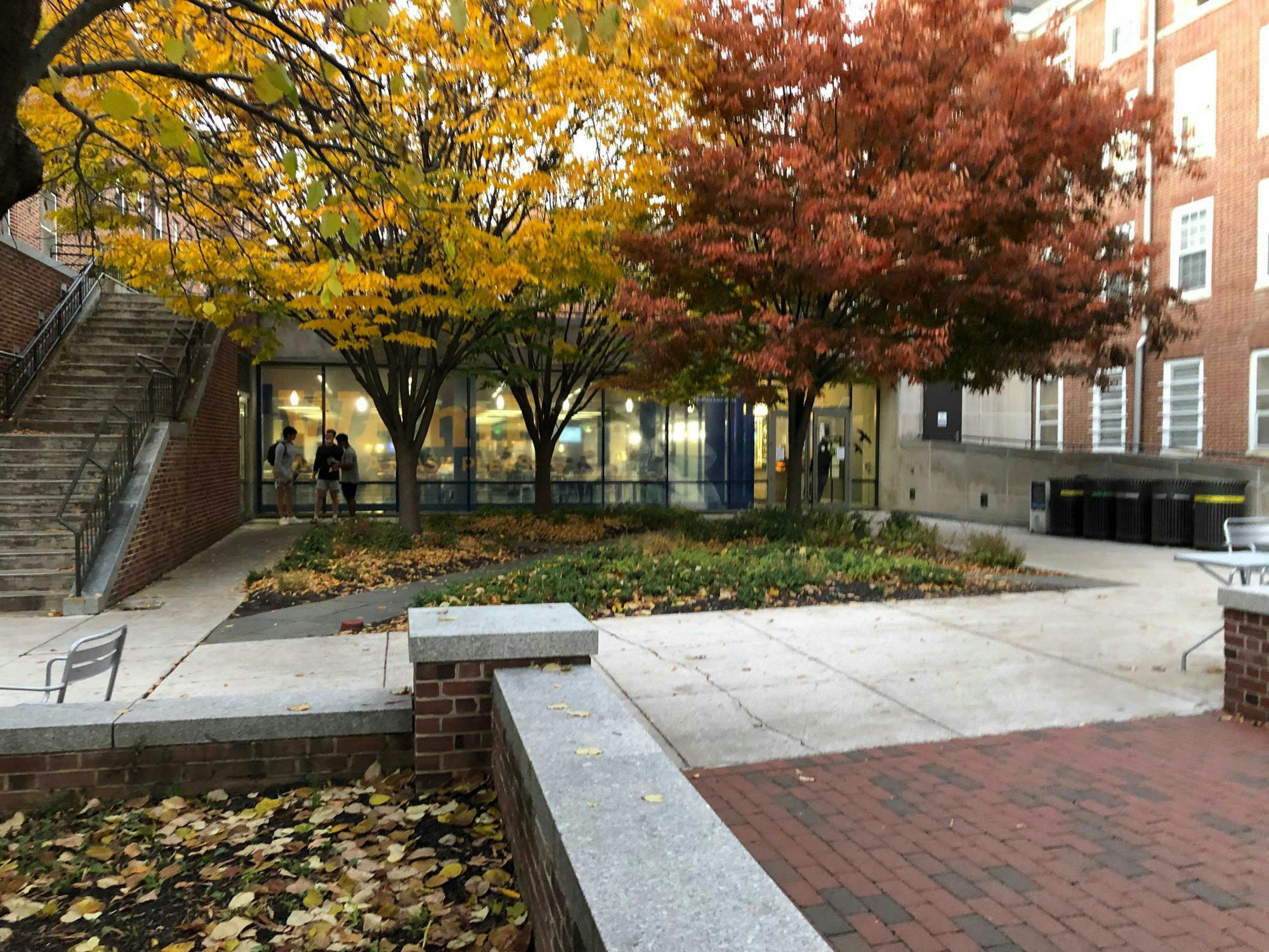 PHOTO EDITOR/NEHA SANGANA
The FFC is traditionally freshmen's first dining hall experience.
