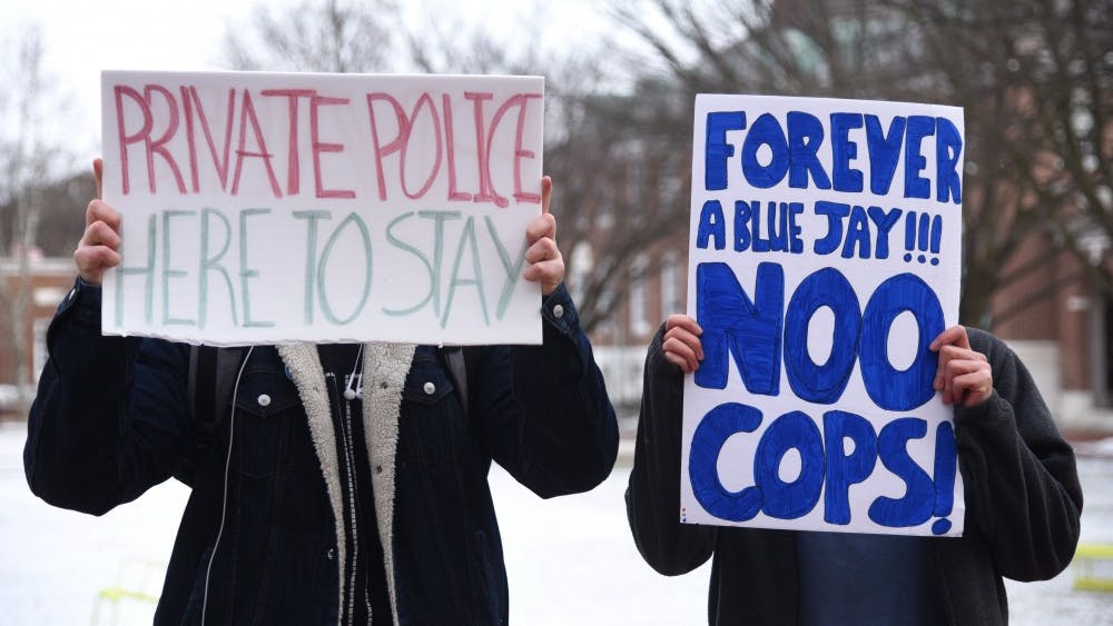 SHEFALI VIJAY/PHOTOGRAPHY EDITOR
Students are divided over the proposed police force. 